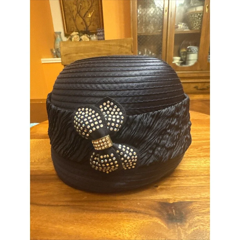 Unbranded Women’s Hat /Beret With Bling
